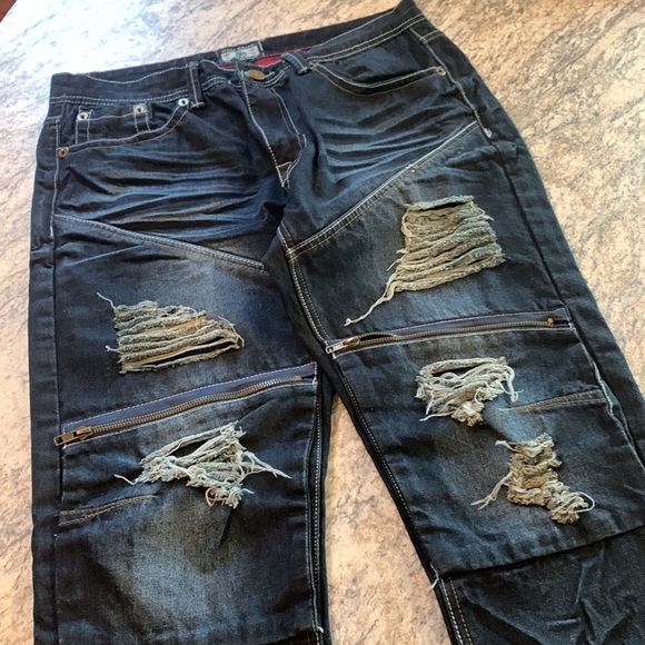 Distressed jeans - Picture 4 of 14